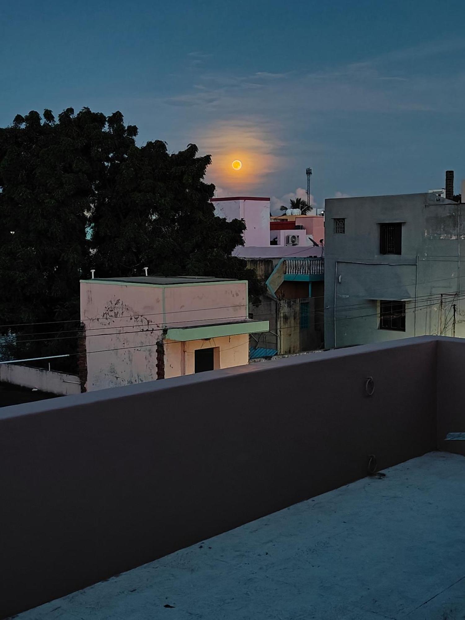 Guru Krupa Home Stay Tiruvannāmalai Eksteriør billede