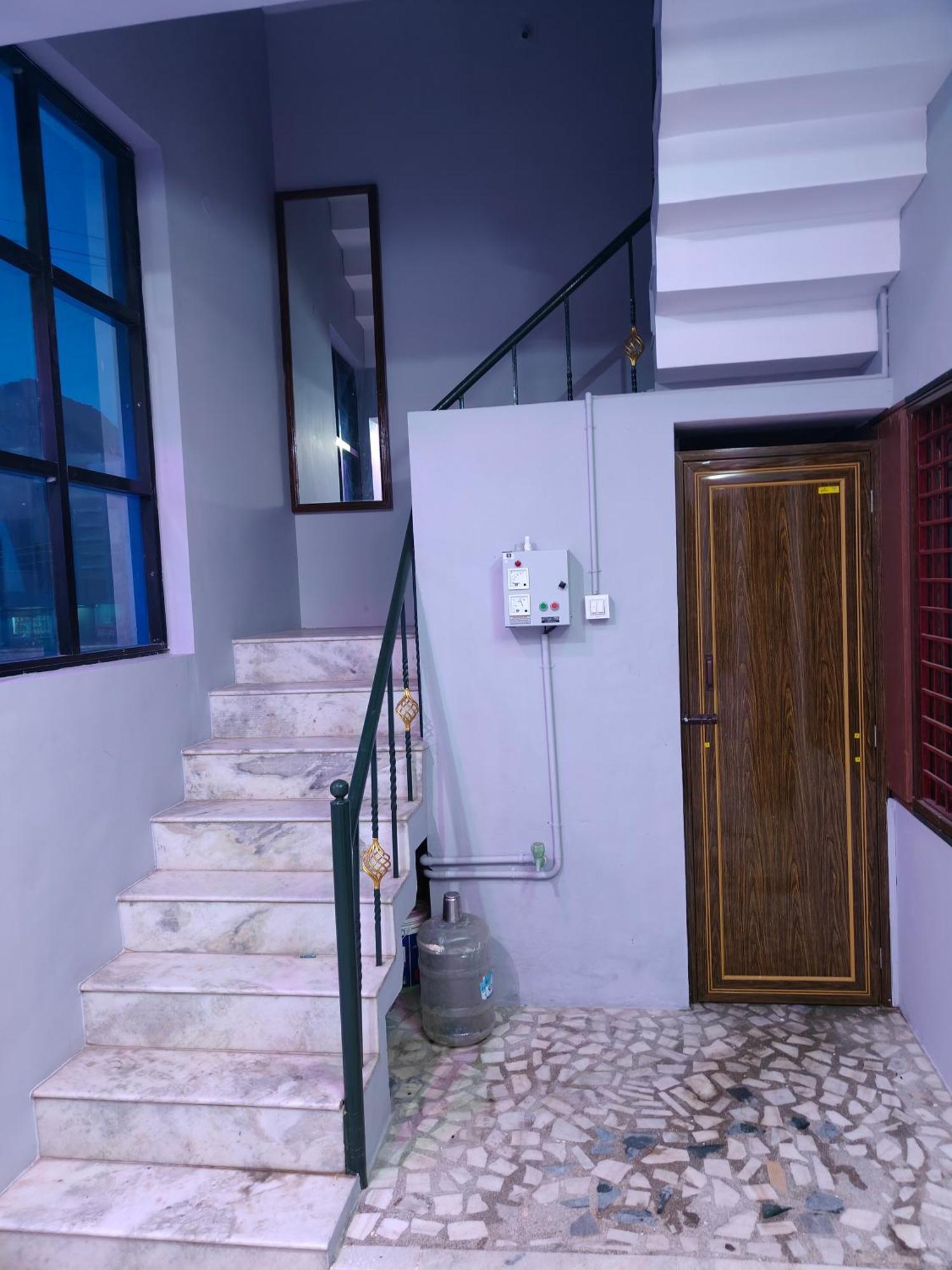 Guru Krupa Home Stay Tiruvannāmalai Eksteriør billede