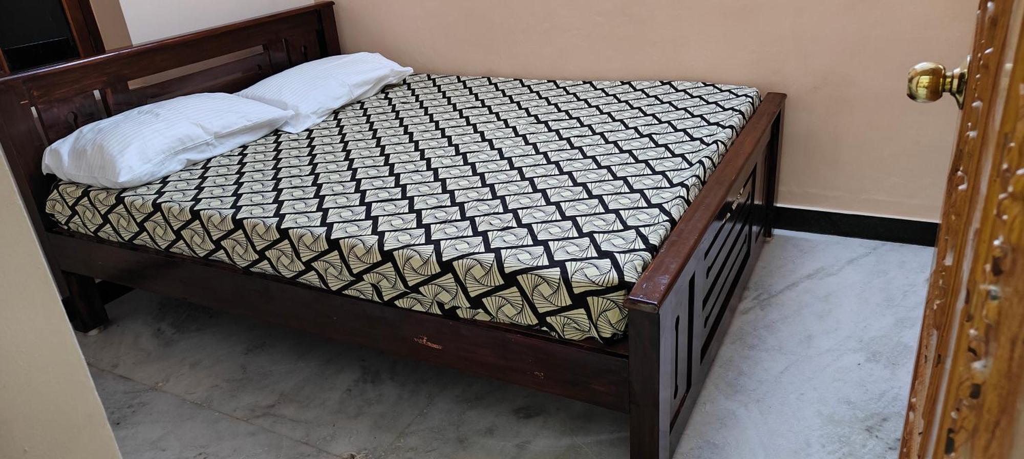 Guru Krupa Home Stay Tiruvannāmalai Eksteriør billede
