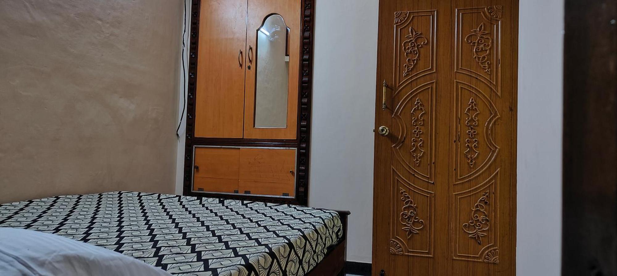 Guru Krupa Home Stay Tiruvannāmalai Eksteriør billede