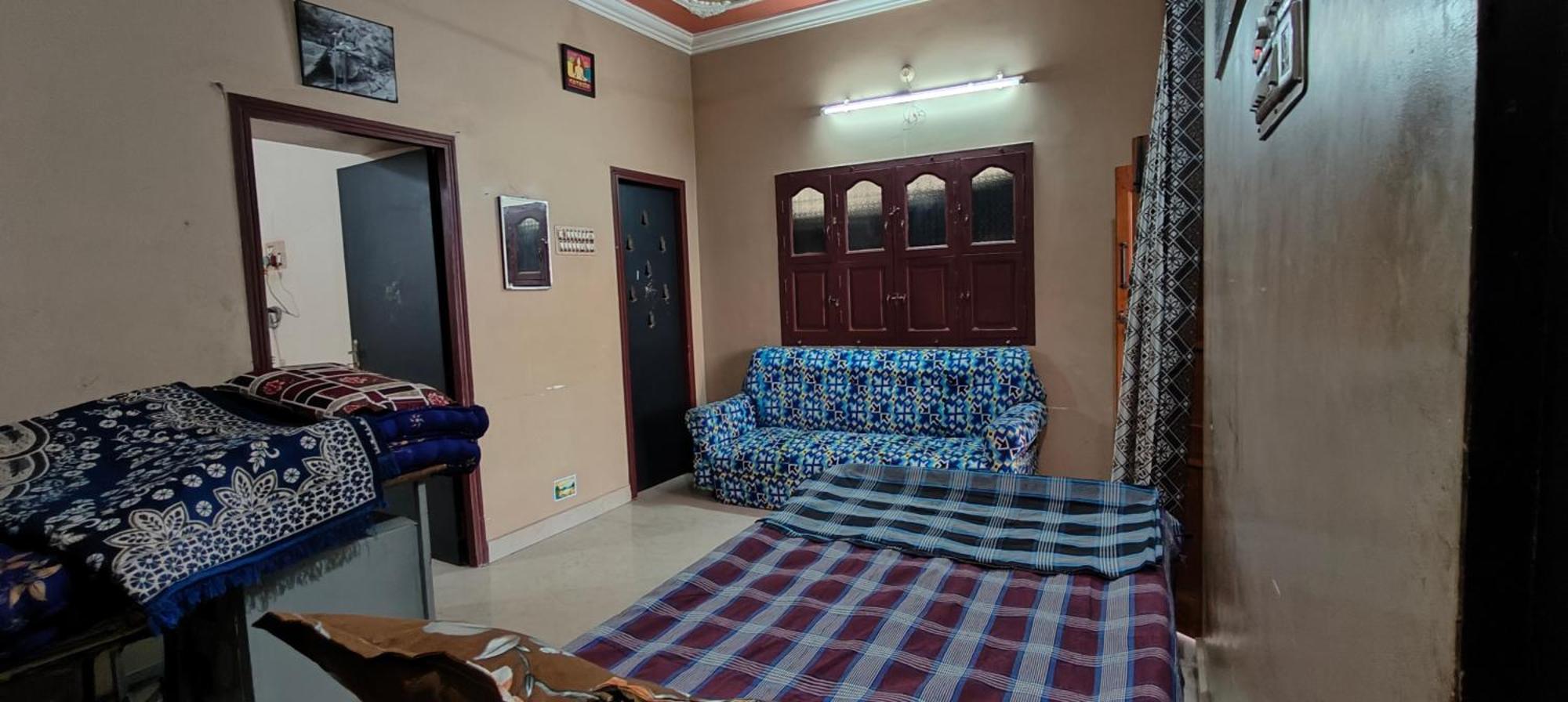 Guru Krupa Home Stay Tiruvannāmalai Eksteriør billede
